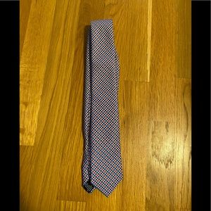 Juniors Wembley tie blue and red